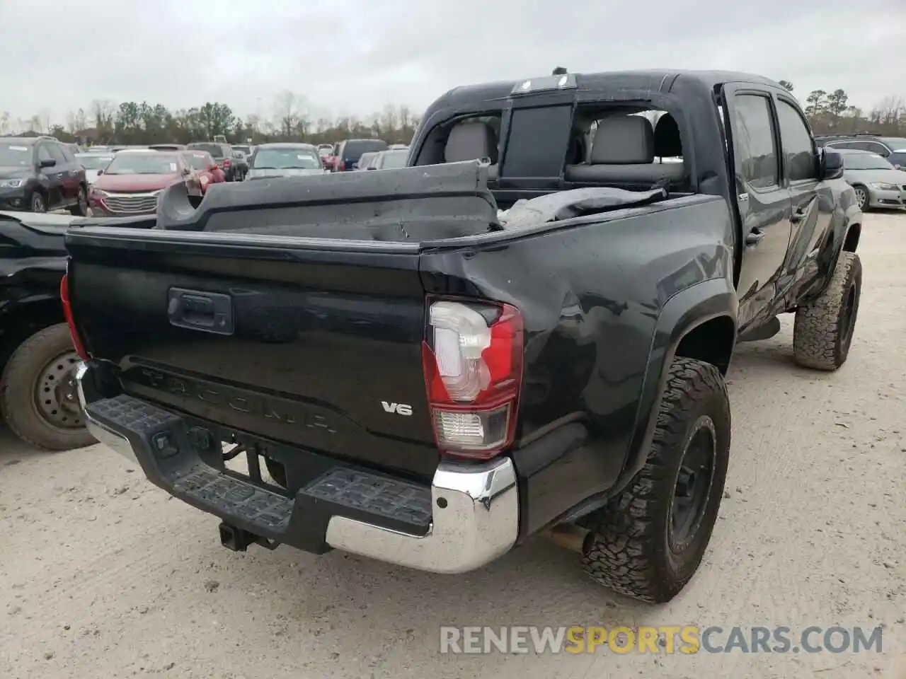 4 Photograph of a damaged car 3TMAZ5CN3KM082935 TOYOTA TACOMA 2019