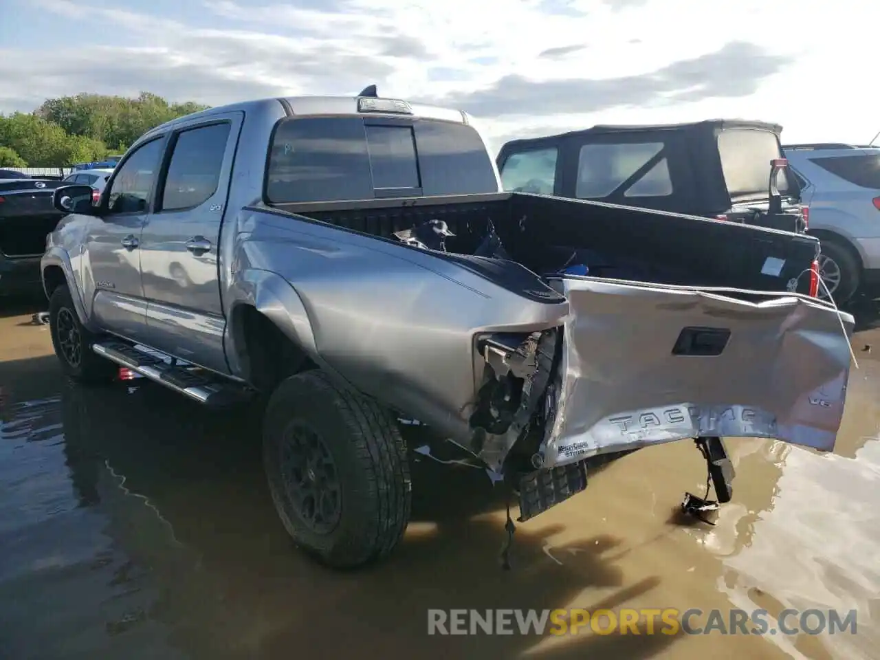 3 Photograph of a damaged car 3TMAZ5CN3KM083180 TOYOTA TACOMA 2019