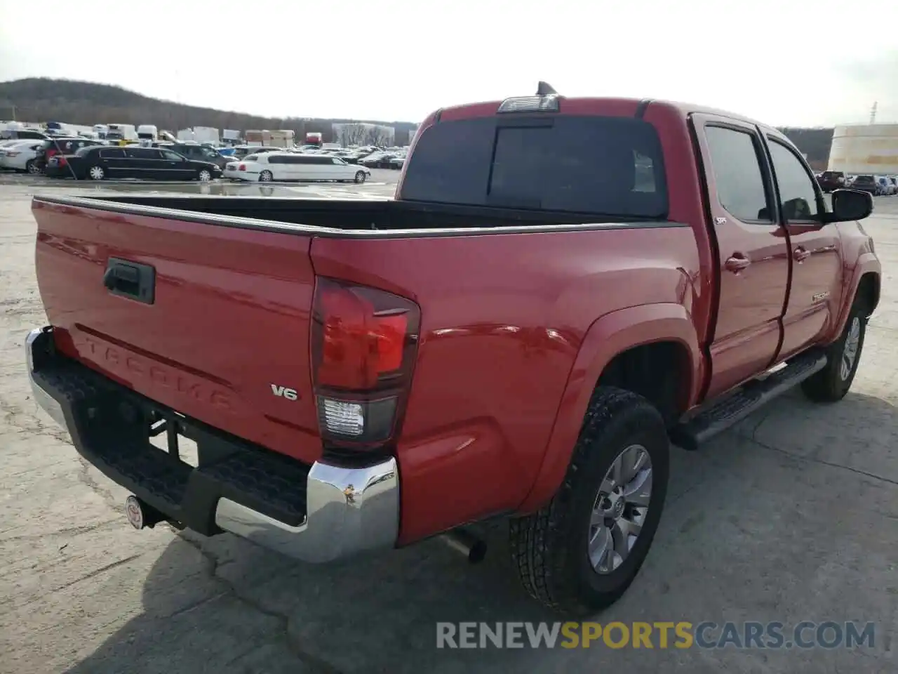 4 Photograph of a damaged car 3TMAZ5CN3KM083406 TOYOTA TACOMA 2019