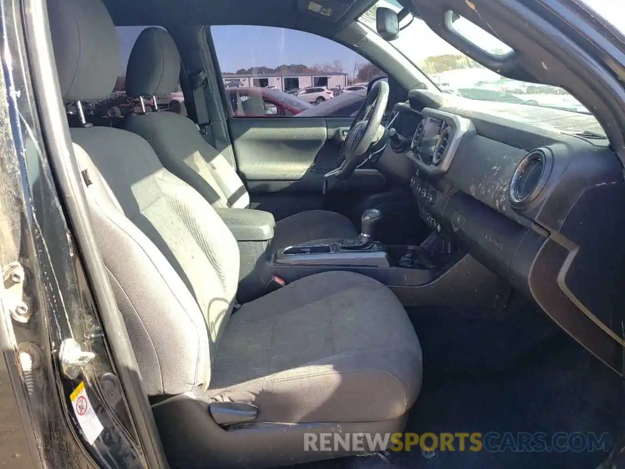 5 Photograph of a damaged car 3TMAZ5CN3KM083812 TOYOTA TACOMA 2019