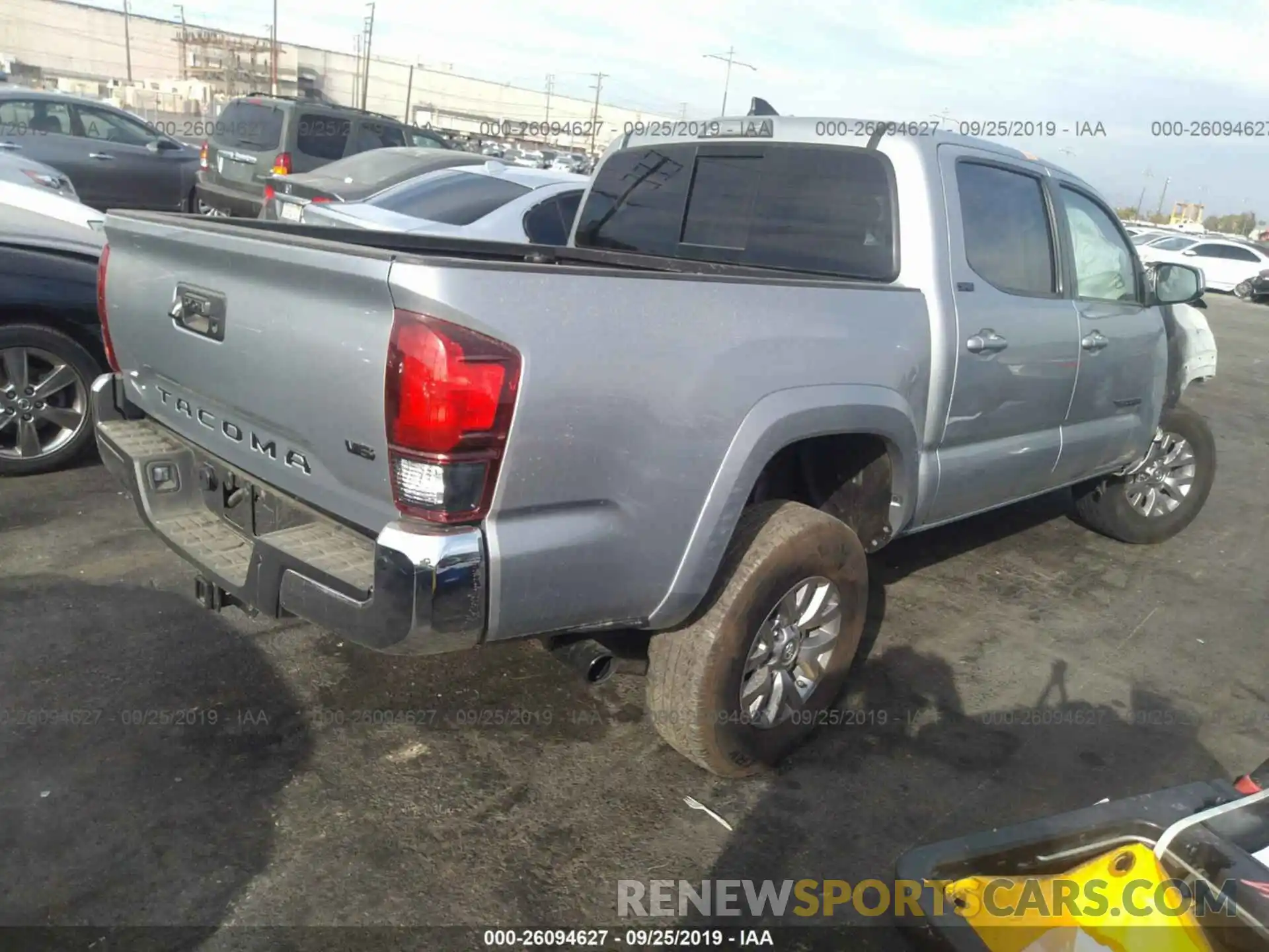 4 Фотография поврежденного автомобиля 3TMAZ5CN3KM083910 TOYOTA TACOMA 2019