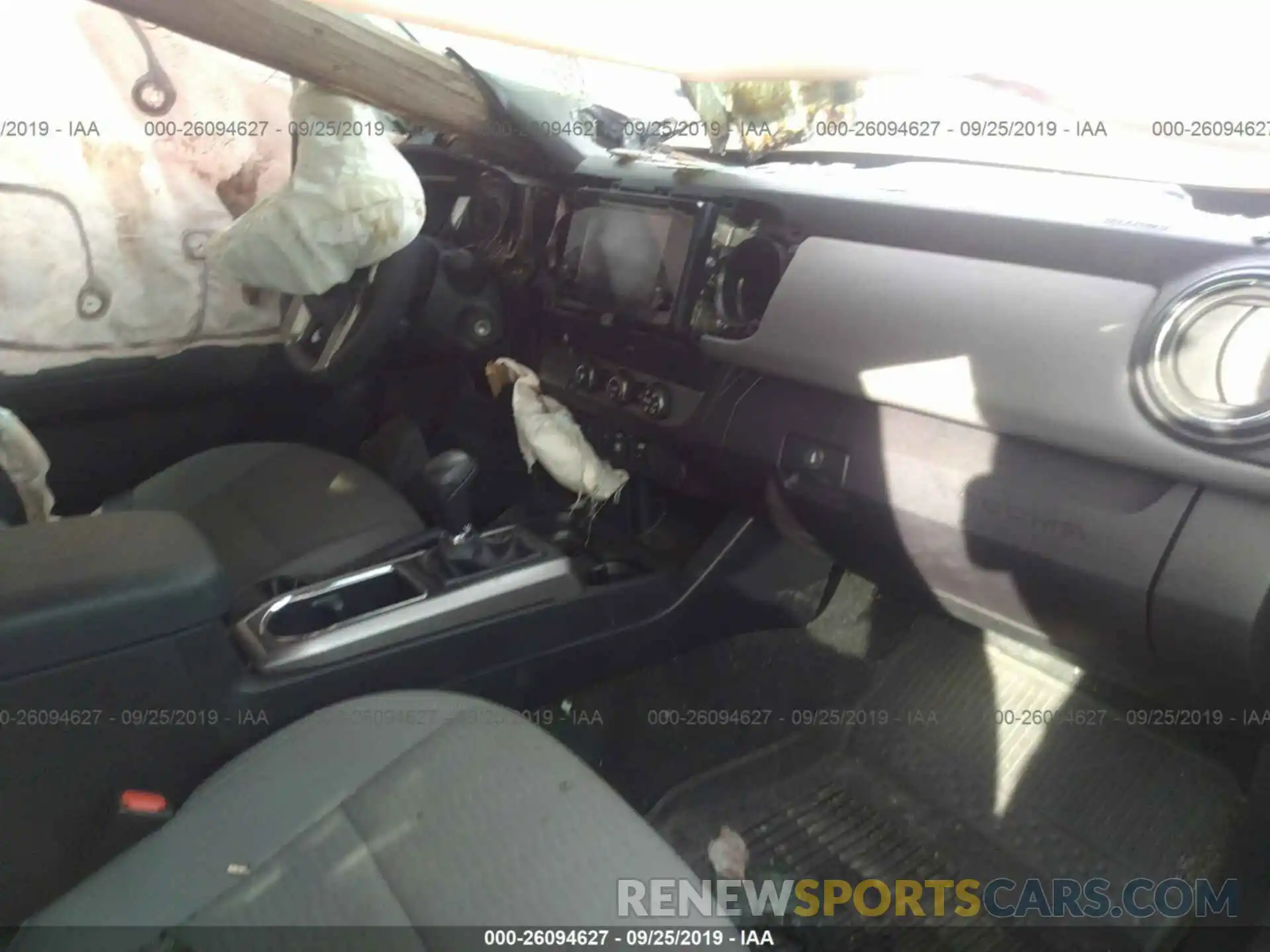 5 Photograph of a damaged car 3TMAZ5CN3KM083910 TOYOTA TACOMA 2019