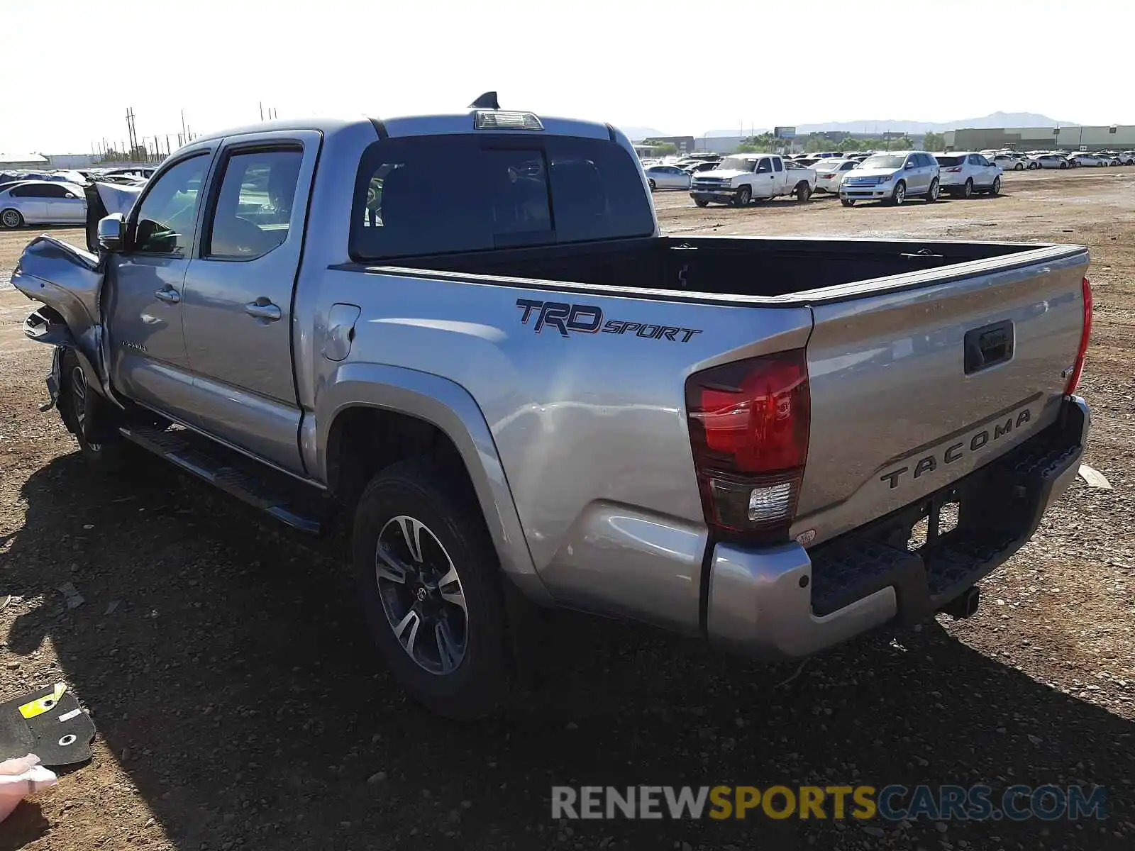 3 Photograph of a damaged car 3TMAZ5CN3KM084099 TOYOTA TACOMA 2019