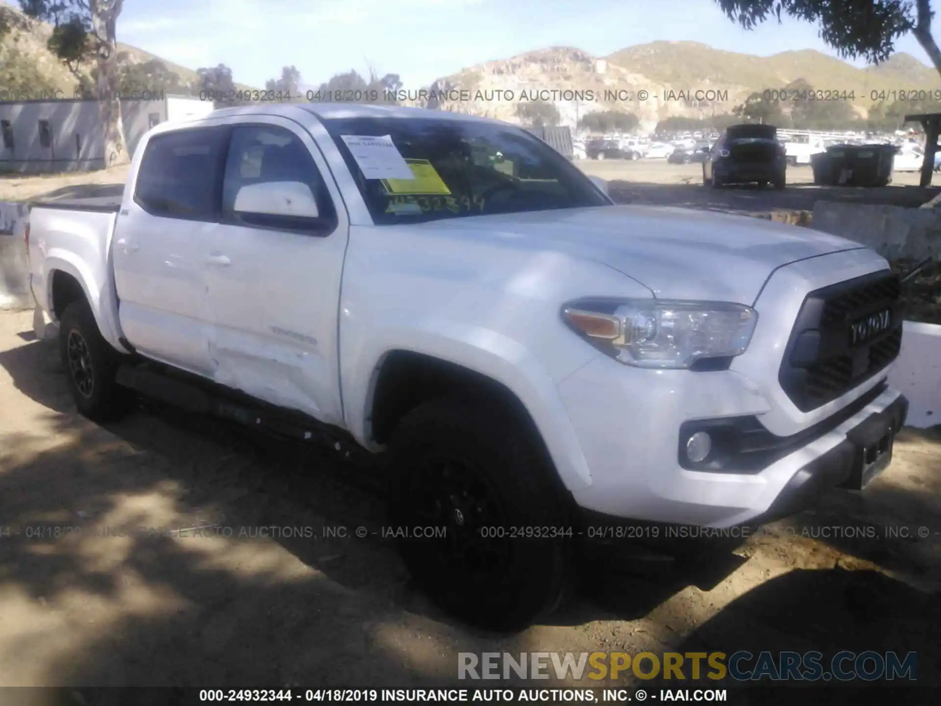 1 Photograph of a damaged car 3TMAZ5CN3KM087469 TOYOTA TACOMA 2019