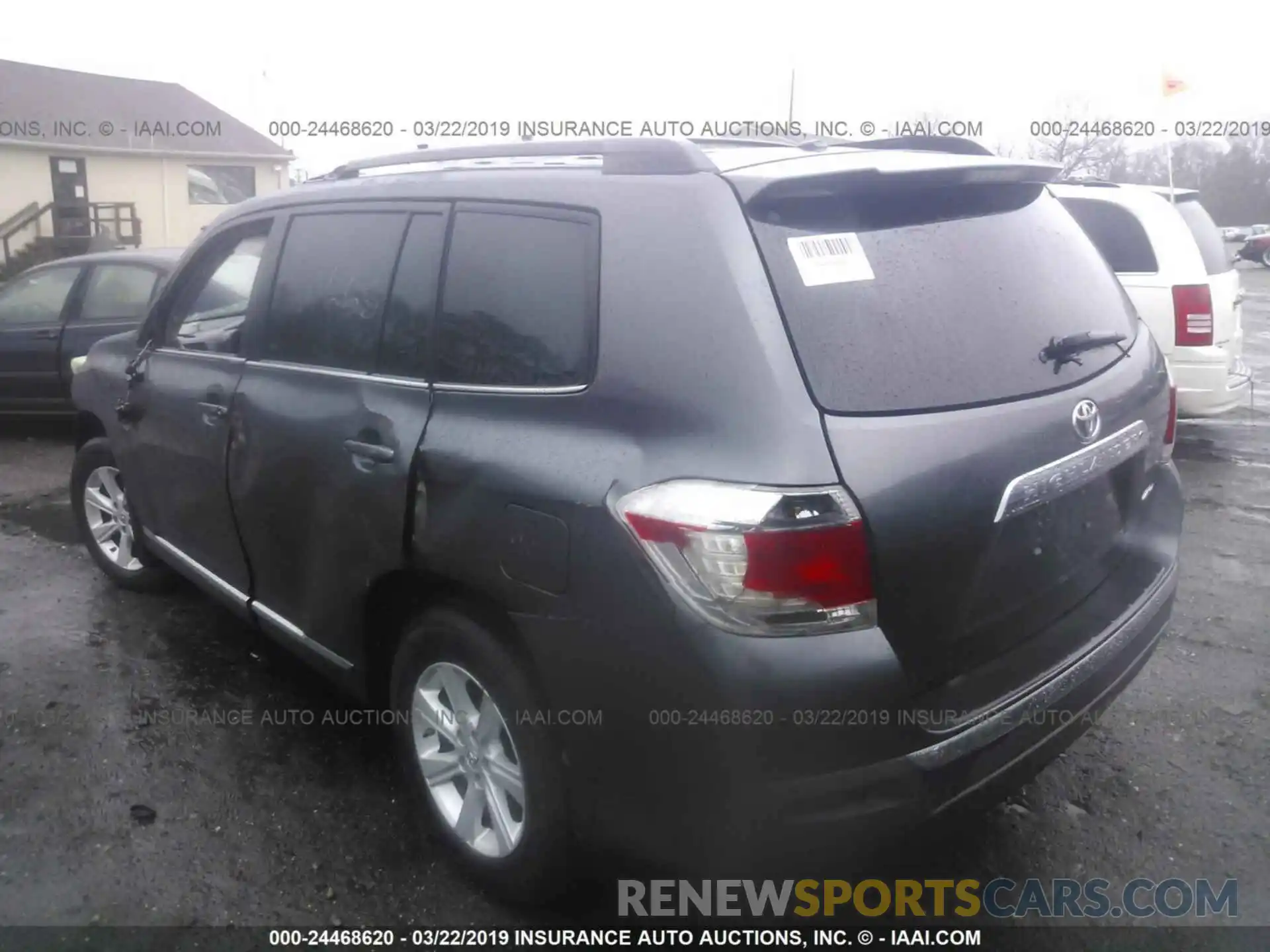 3 Photograph of a damaged car 3TMAZ5CN3KM087648 TOYOTA TACOMA 2019