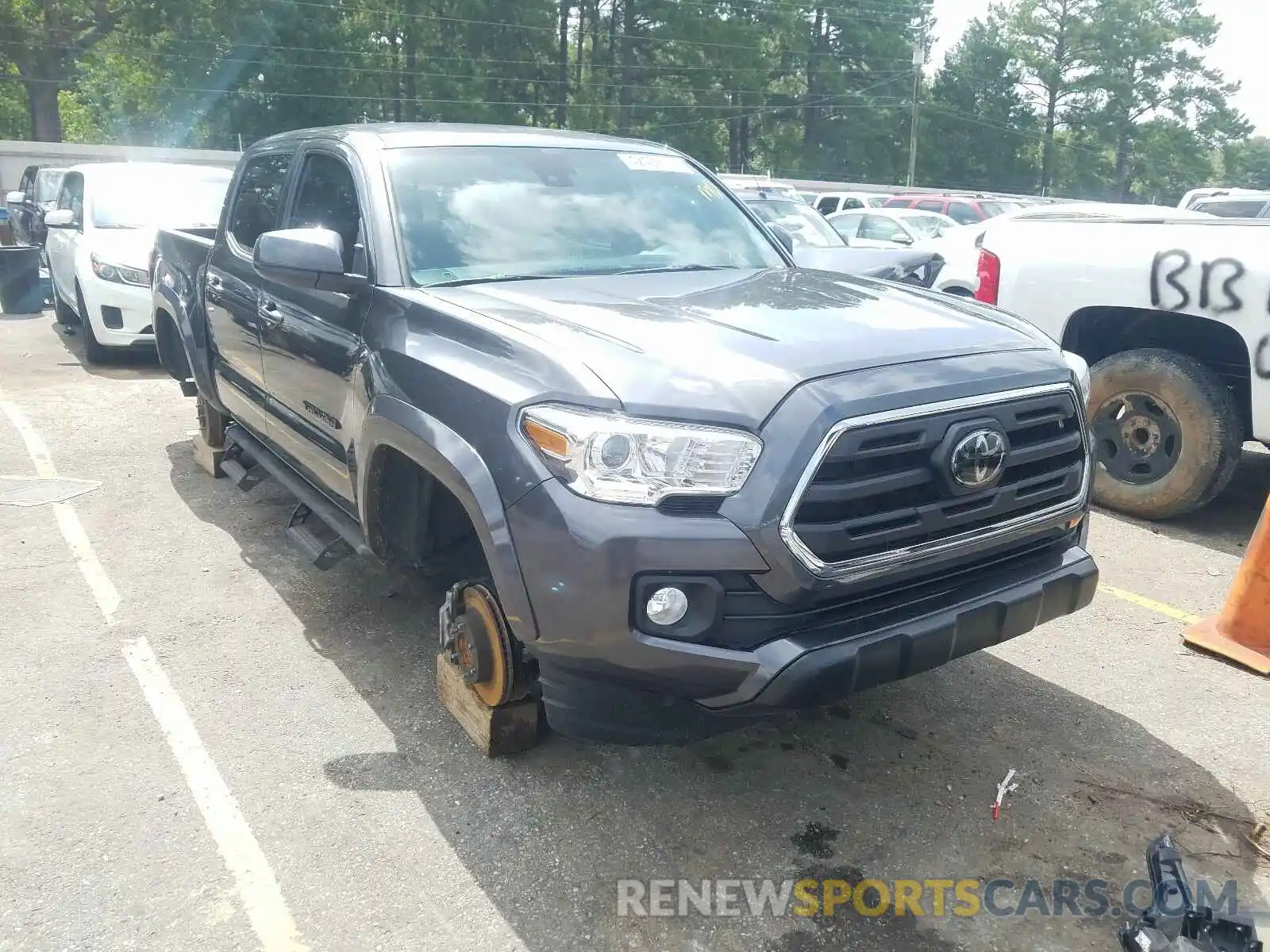 1 Фотография поврежденного автомобиля 3TMAZ5CN3KM087858 TOYOTA TACOMA 2019