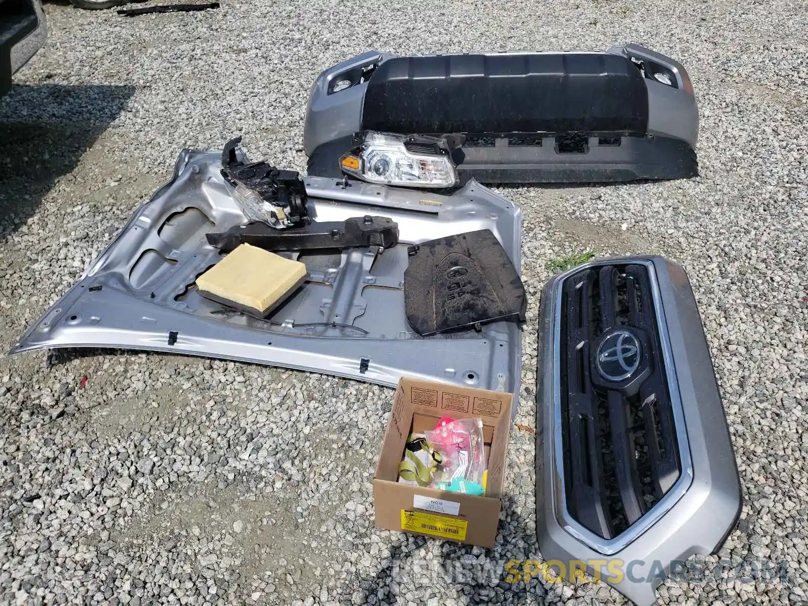 9 Photograph of a damaged car 3TMAZ5CN3KM089173 TOYOTA TACOMA 2019