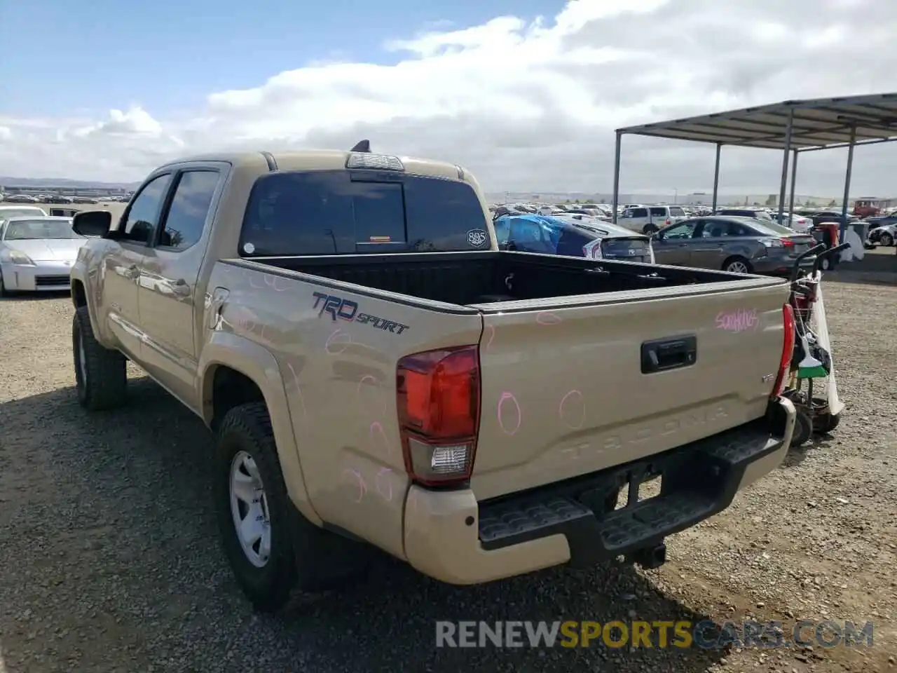 3 Photograph of a damaged car 3TMAZ5CN3KM092378 TOYOTA TACOMA 2019