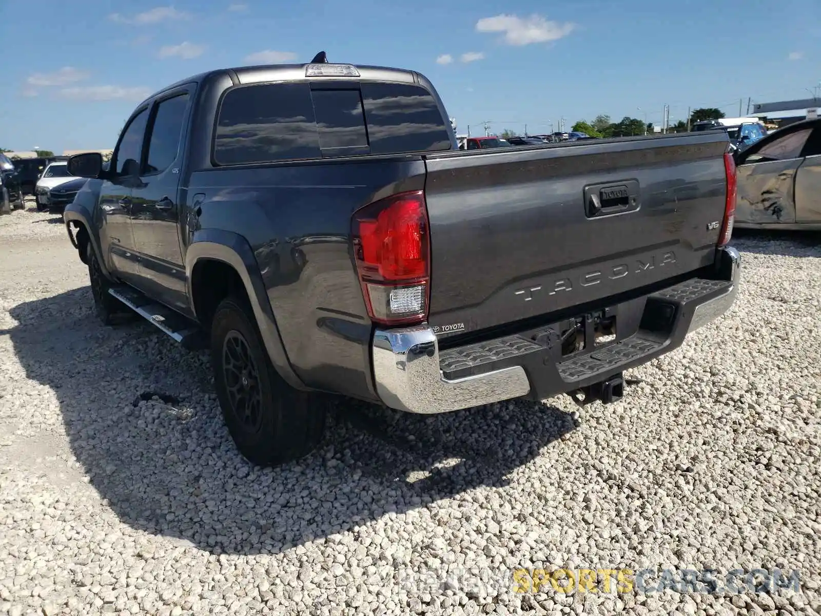 3 Photograph of a damaged car 3TMAZ5CN3KM094387 TOYOTA TACOMA 2019