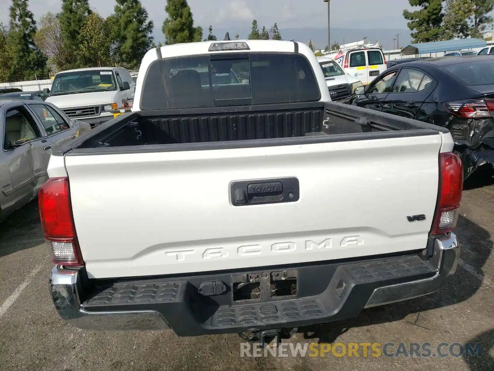 9 Photograph of a damaged car 3TMAZ5CN3KM097662 TOYOTA TACOMA 2019