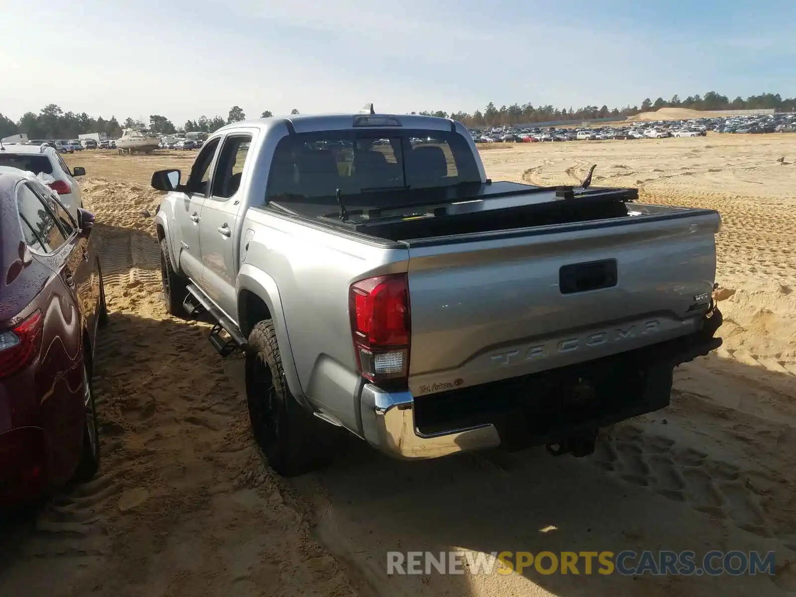 3 Photograph of a damaged car 3TMAZ5CN3KM100639 TOYOTA TACOMA 2019