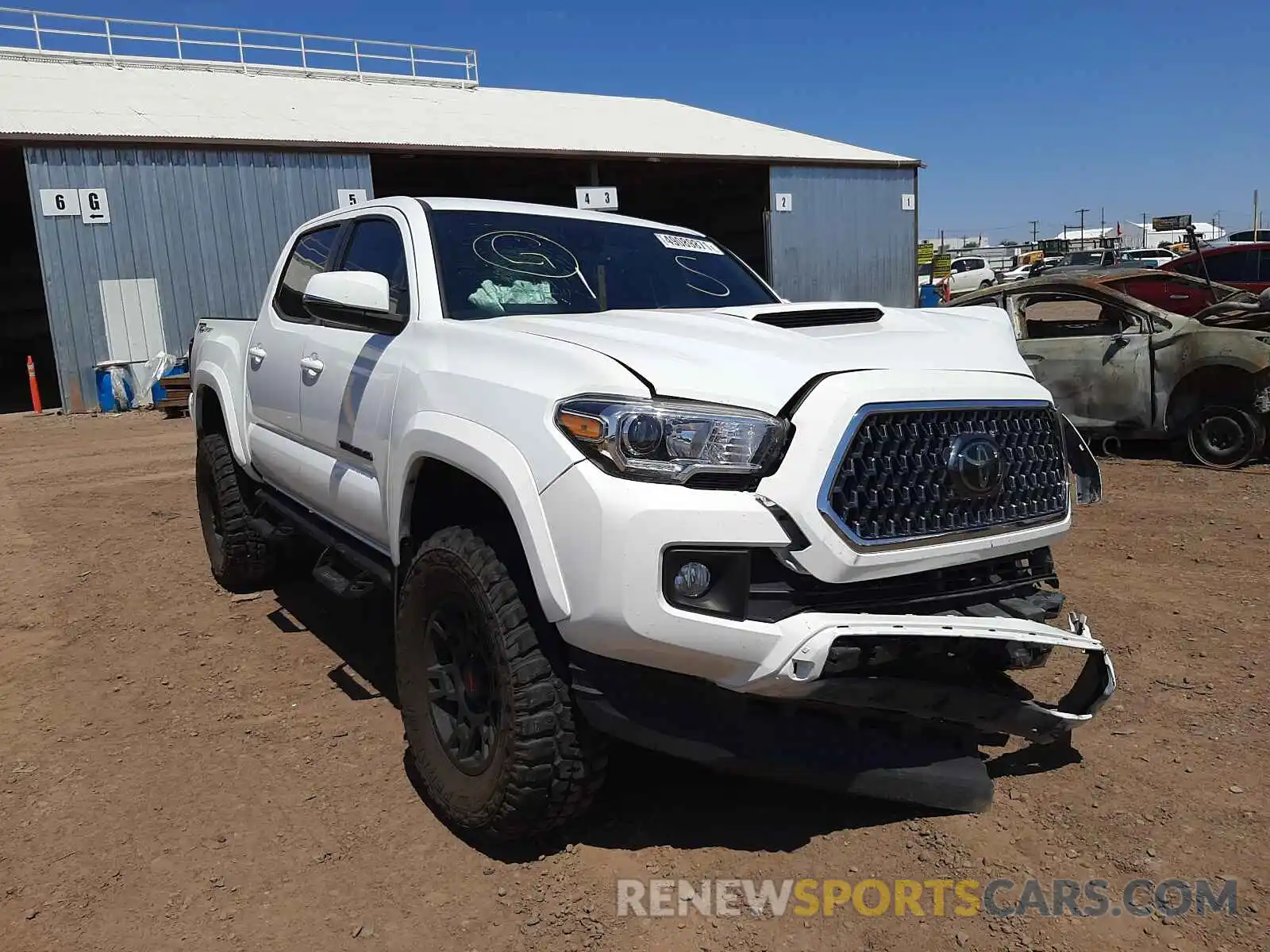 1 Photograph of a damaged car 3TMAZ5CN3KM103248 TOYOTA TACOMA 2019