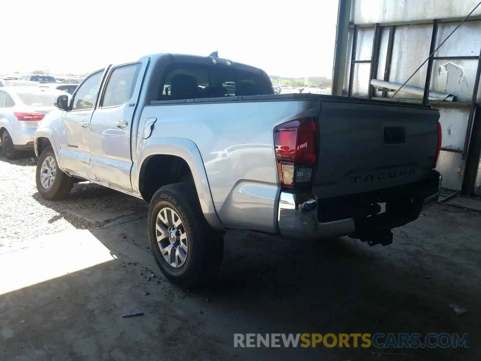 3 Photograph of a damaged car 3TMAZ5CN3KM105095 TOYOTA TACOMA 2019