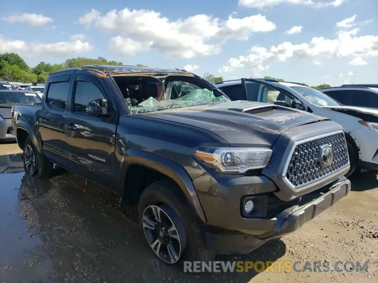 1 Photograph of a damaged car 3TMAZ5CN3KM106859 TOYOTA TACOMA 2019