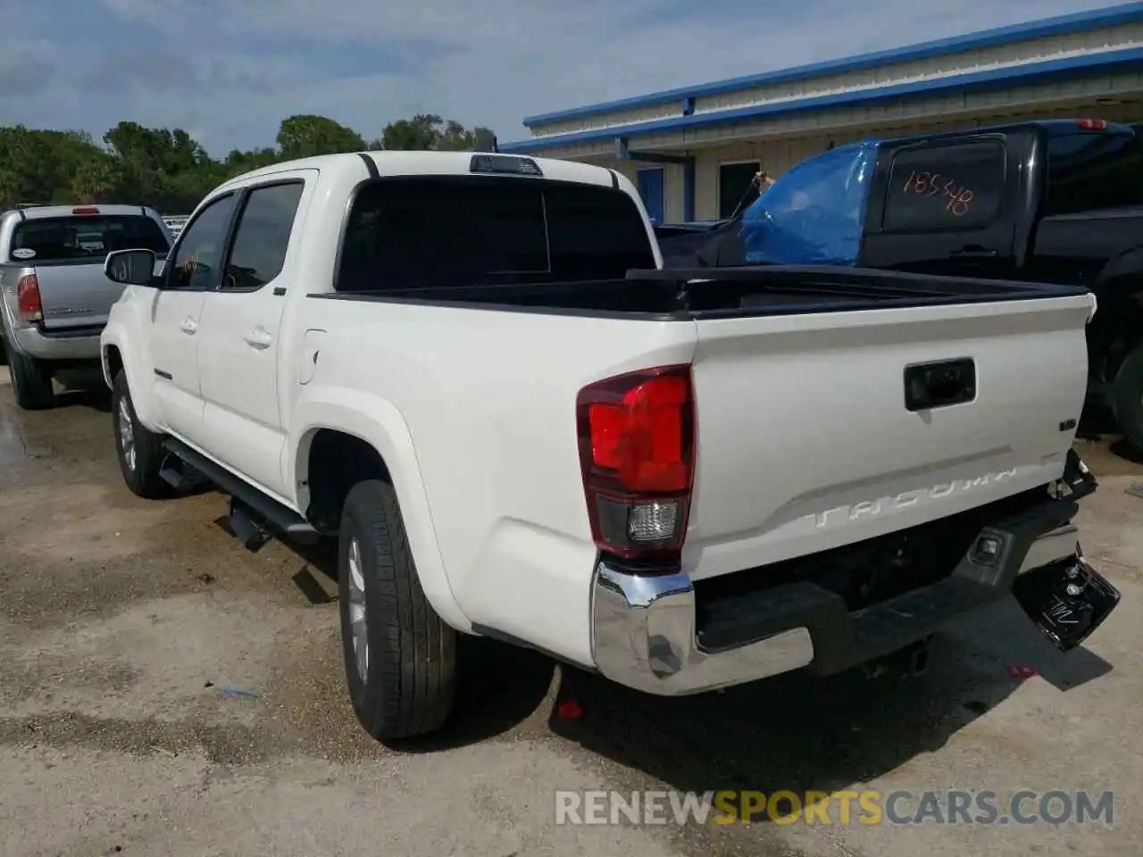 3 Photograph of a damaged car 3TMAZ5CN3KM108465 TOYOTA TACOMA 2019