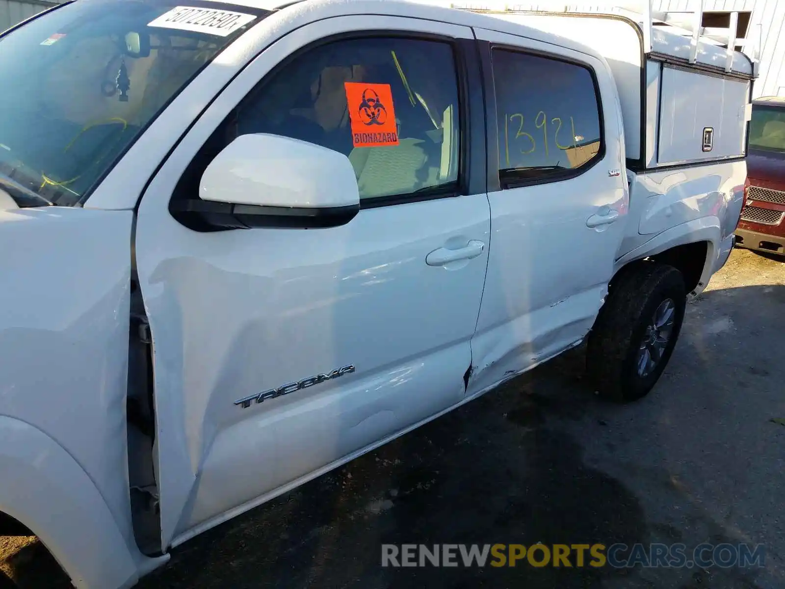 9 Photograph of a damaged car 3TMAZ5CN3KM110829 TOYOTA TACOMA 2019