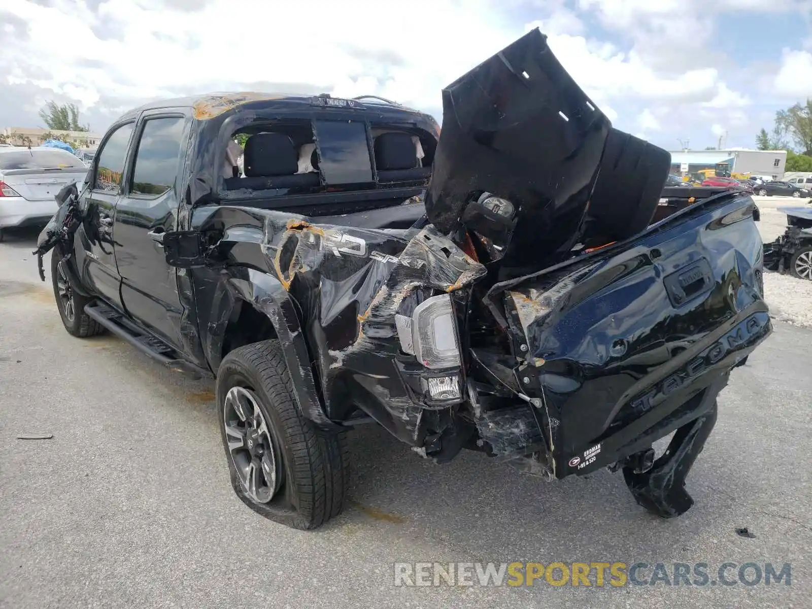 3 Photograph of a damaged car 3TMAZ5CN3KM111835 TOYOTA TACOMA 2019