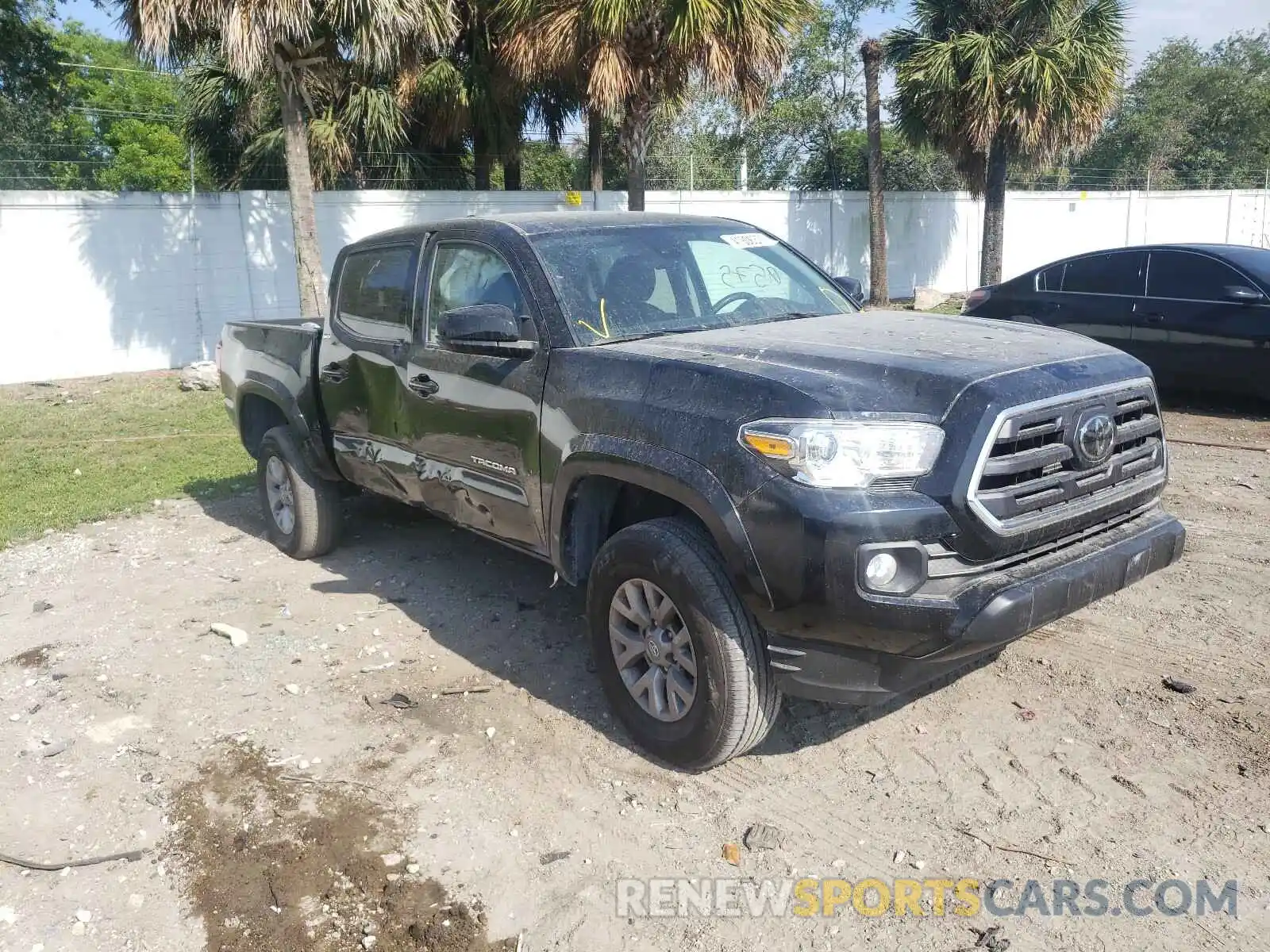 1 Photograph of a damaged car 3TMAZ5CN3KM112533 TOYOTA TACOMA 2019