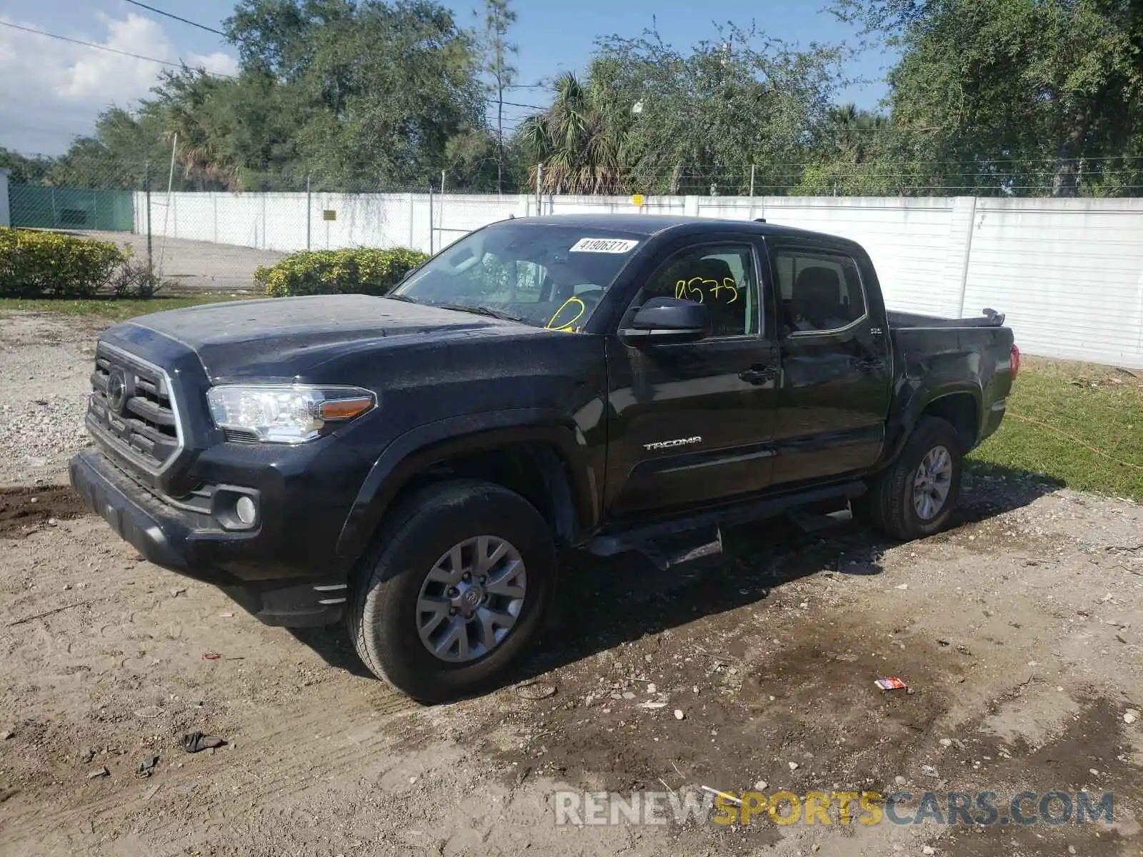 2 Photograph of a damaged car 3TMAZ5CN3KM112533 TOYOTA TACOMA 2019