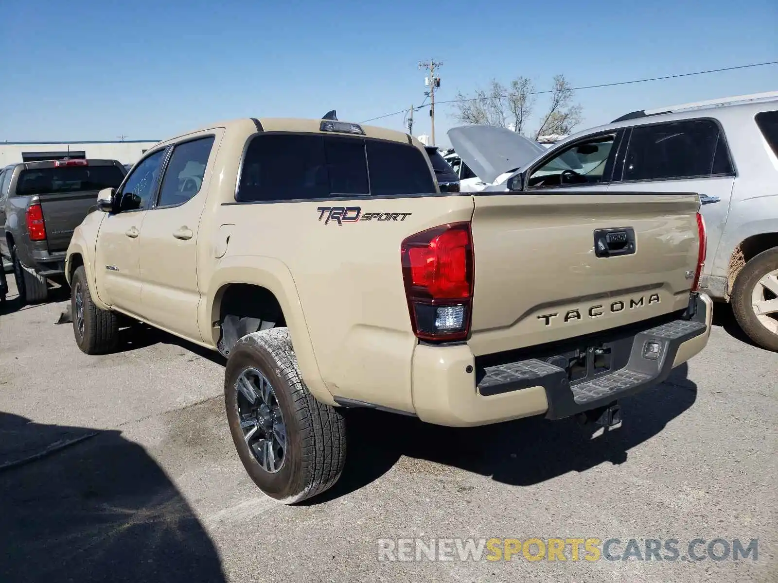 3 Photograph of a damaged car 3TMAZ5CN3KM114265 TOYOTA TACOMA 2019