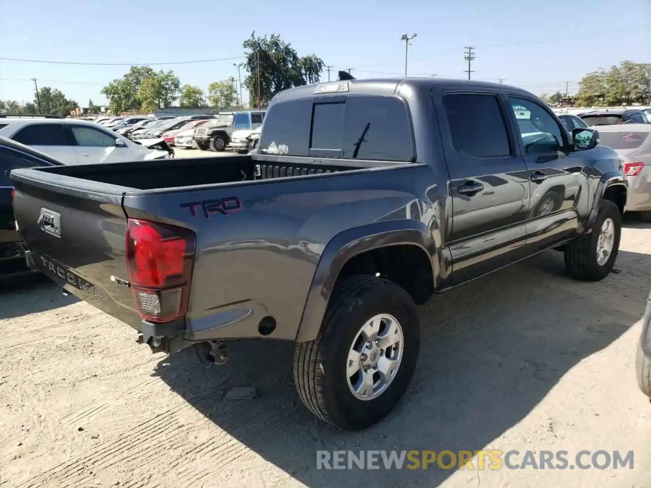 4 Photograph of a damaged car 3TMAZ5CN4KM081048 TOYOTA TACOMA 2019