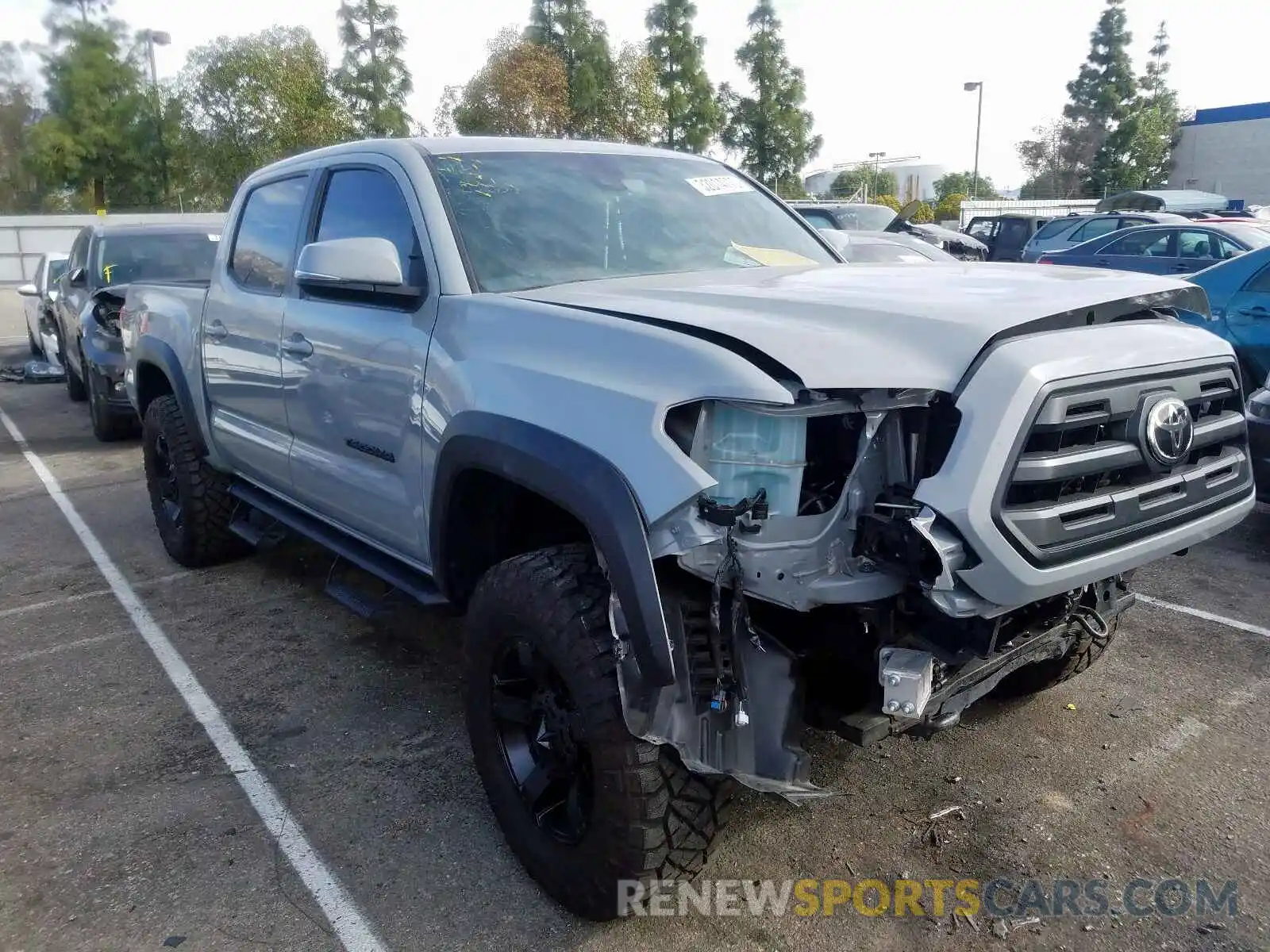 1 Photograph of a damaged car 3TMAZ5CN4KM083270 TOYOTA TACOMA 2019