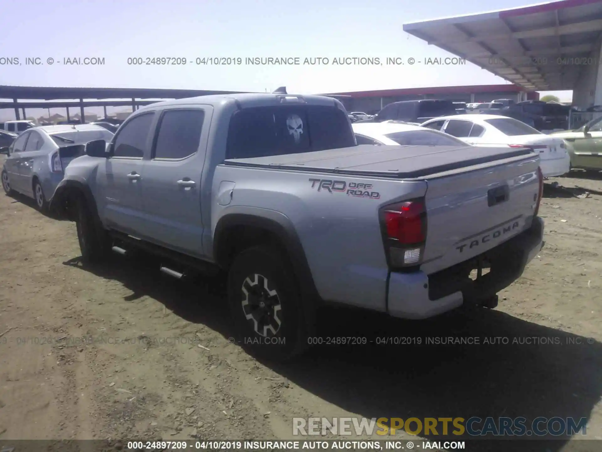 3 Photograph of a damaged car 3TMAZ5CN4KM083527 TOYOTA TACOMA 2019