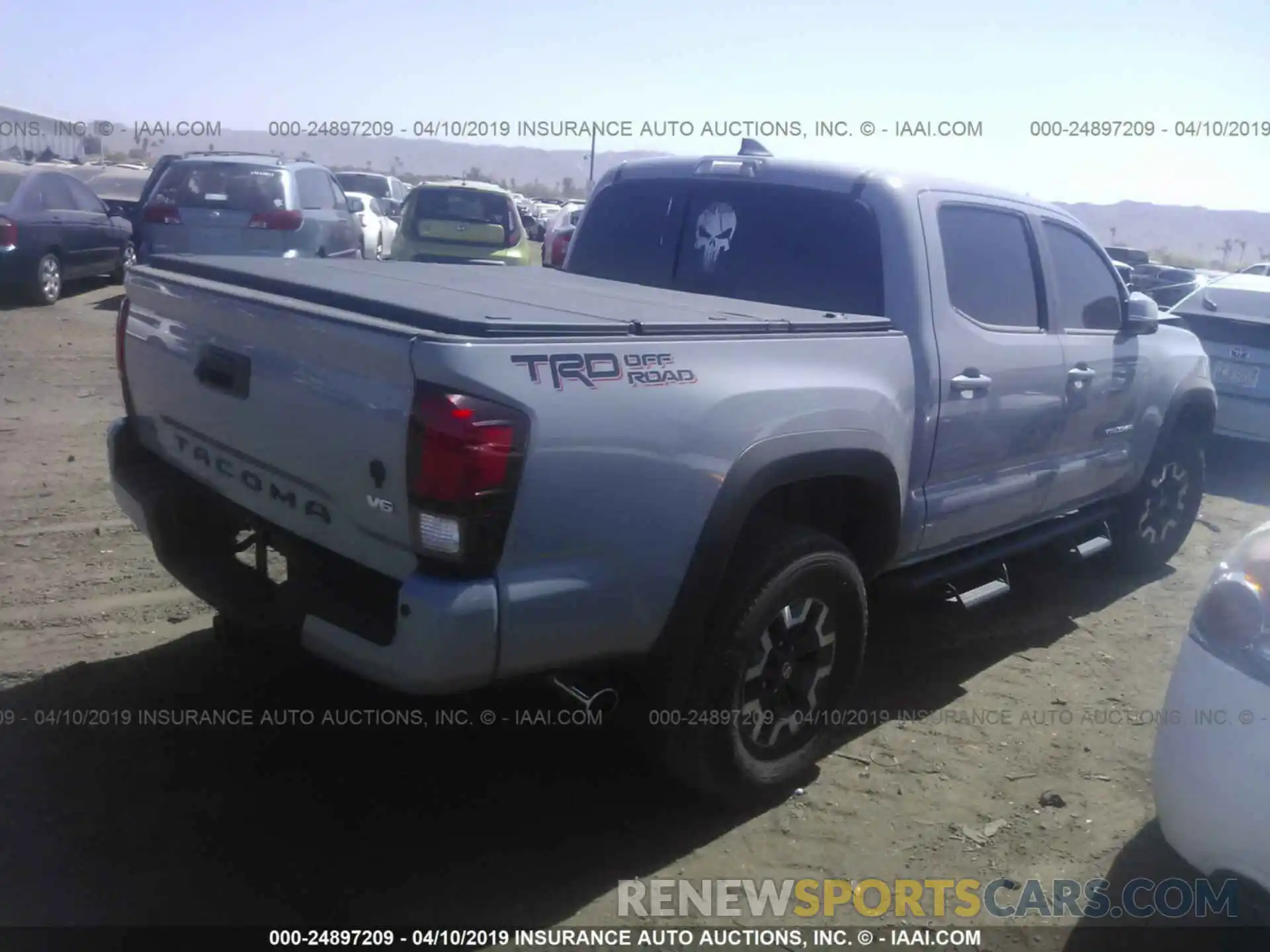 4 Photograph of a damaged car 3TMAZ5CN4KM083527 TOYOTA TACOMA 2019