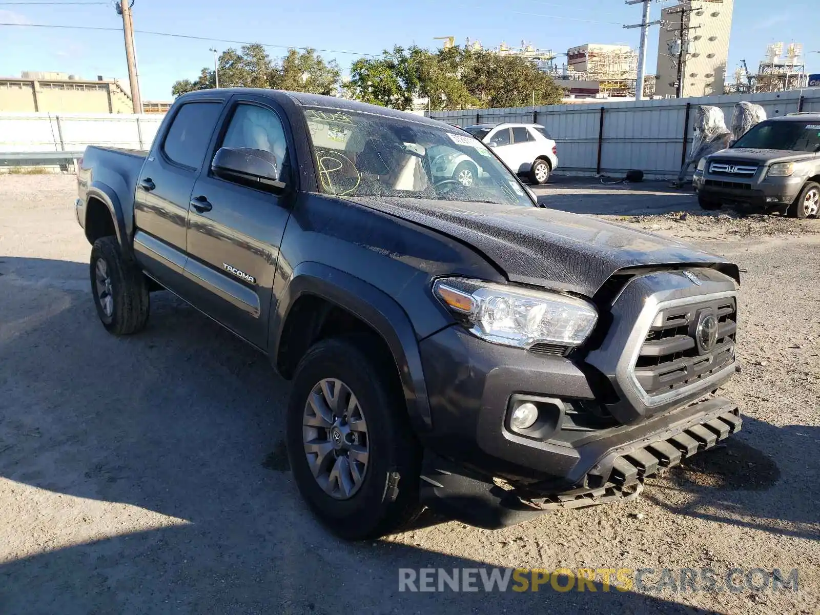 1 Photograph of a damaged car 3TMAZ5CN4KM085083 TOYOTA TACOMA 2019