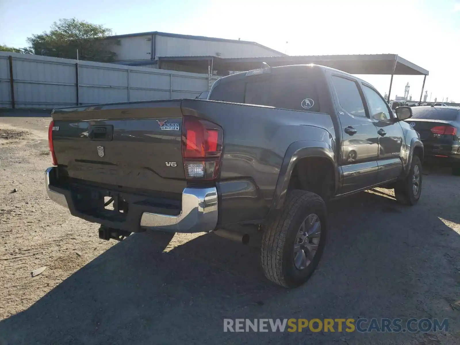 4 Photograph of a damaged car 3TMAZ5CN4KM085083 TOYOTA TACOMA 2019