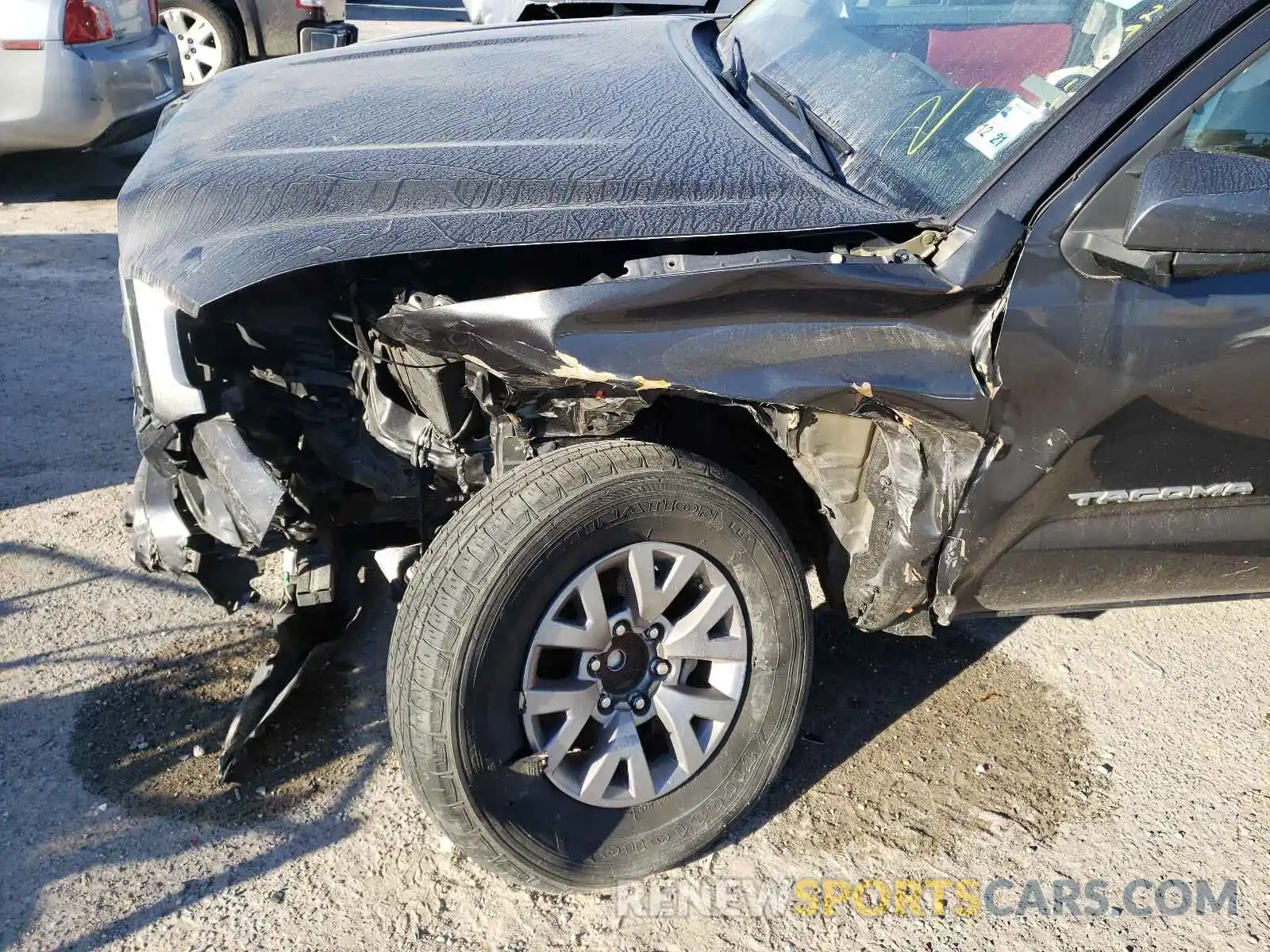 9 Photograph of a damaged car 3TMAZ5CN4KM085083 TOYOTA TACOMA 2019