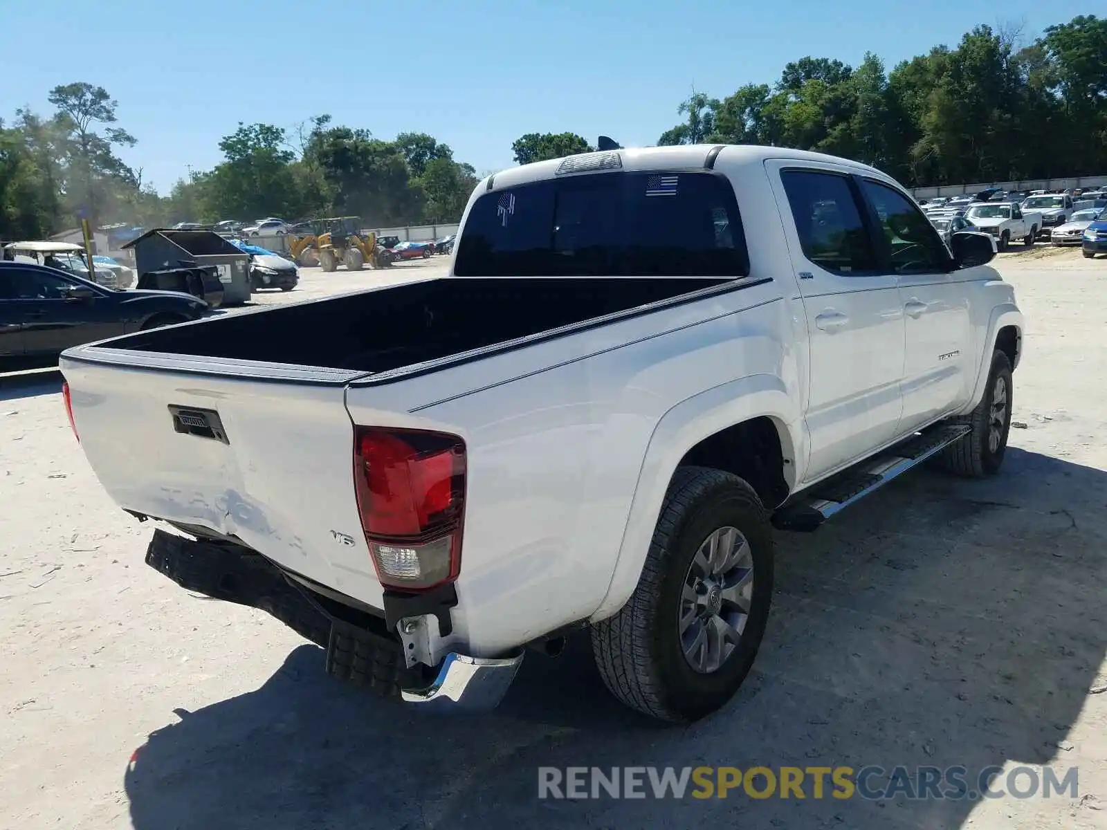 4 Photograph of a damaged car 3TMAZ5CN4KM086864 TOYOTA TACOMA 2019