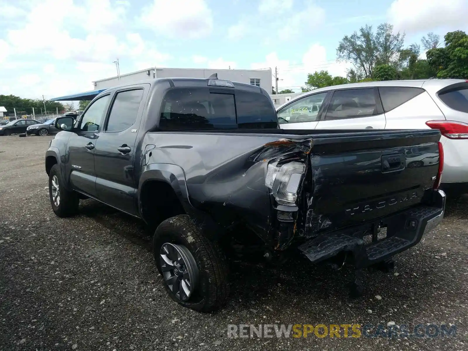 3 Photograph of a damaged car 3TMAZ5CN4KM087125 TOYOTA TACOMA 2019