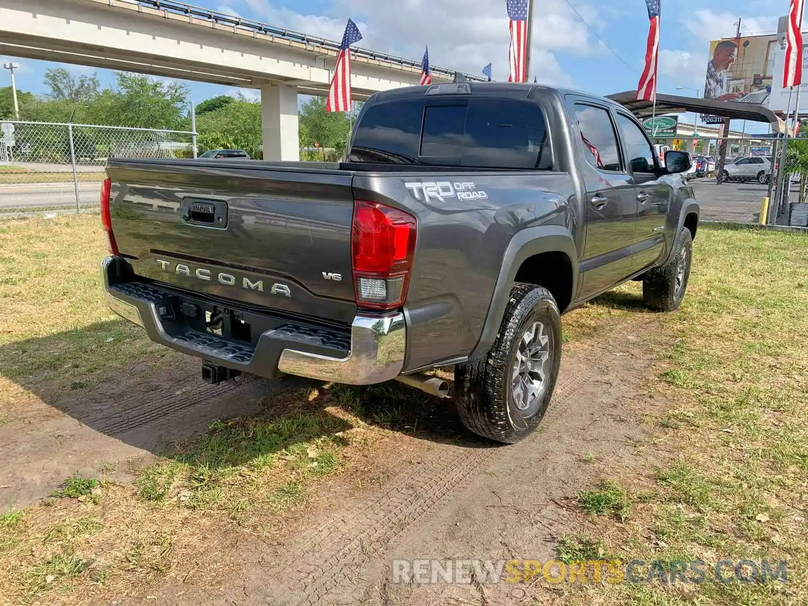 4 Photograph of a damaged car 3TMAZ5CN4KM087237 TOYOTA TACOMA 2019