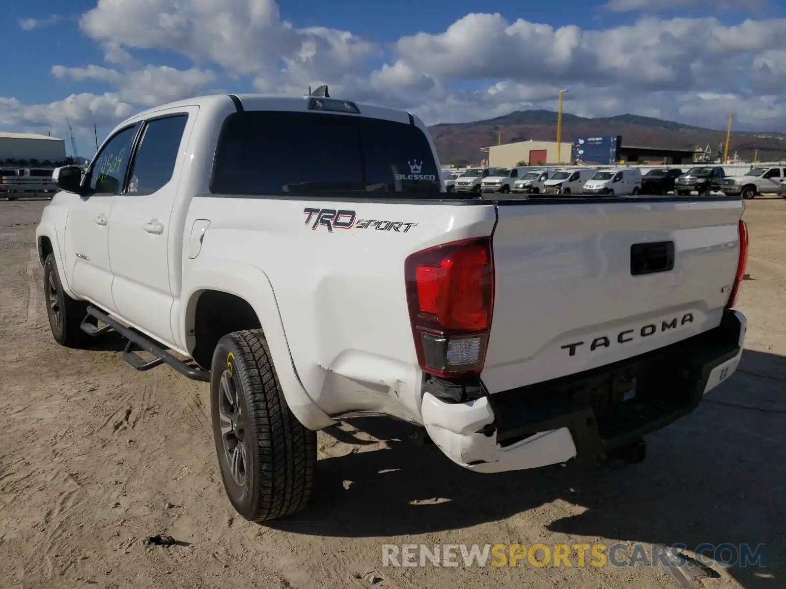 3 Photograph of a damaged car 3TMAZ5CN4KM087903 TOYOTA TACOMA 2019