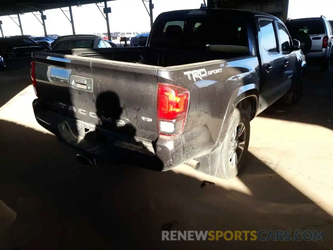 4 Photograph of a damaged car 3TMAZ5CN4KM088758 TOYOTA TACOMA 2019