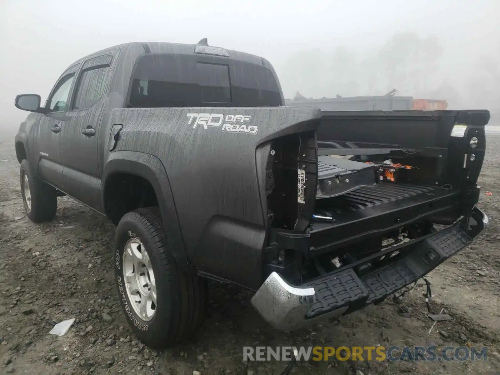 3 Photograph of a damaged car 3TMAZ5CN4KM089683 TOYOTA TACOMA 2019