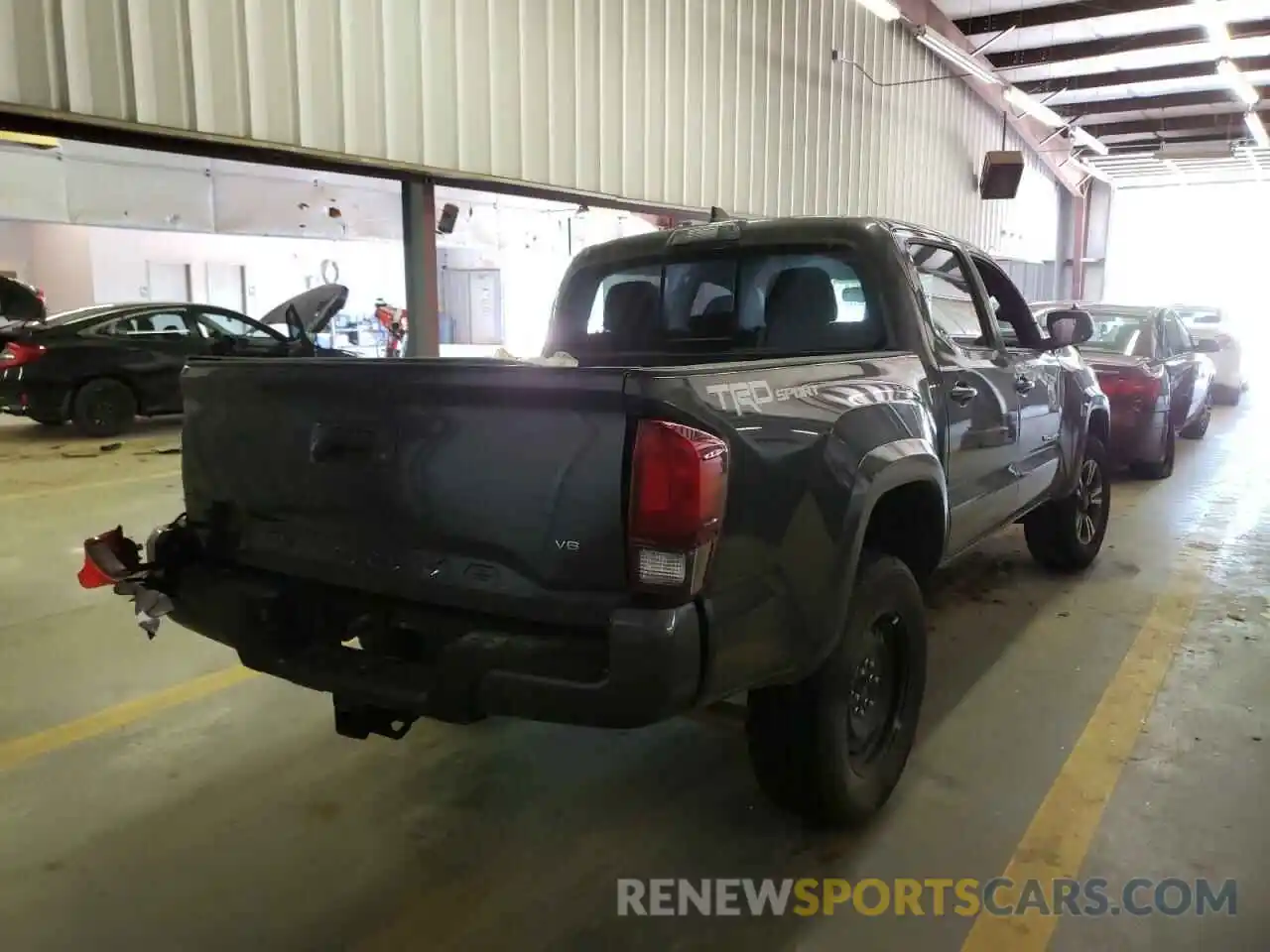 4 Photograph of a damaged car 3TMAZ5CN4KM091935 TOYOTA TACOMA 2019