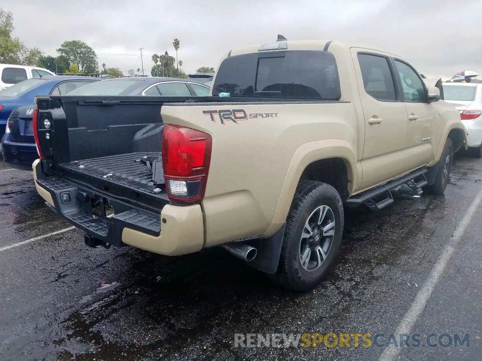 4 Photograph of a damaged car 3TMAZ5CN4KM091983 TOYOTA TACOMA 2019