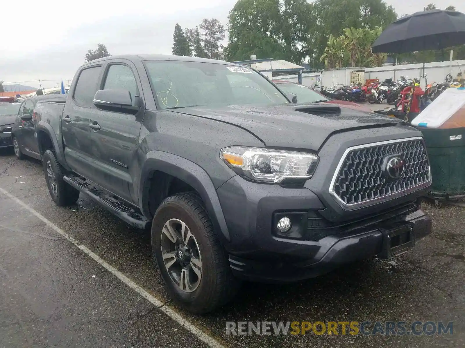 1 Photograph of a damaged car 3TMAZ5CN4KM092843 TOYOTA TACOMA 2019