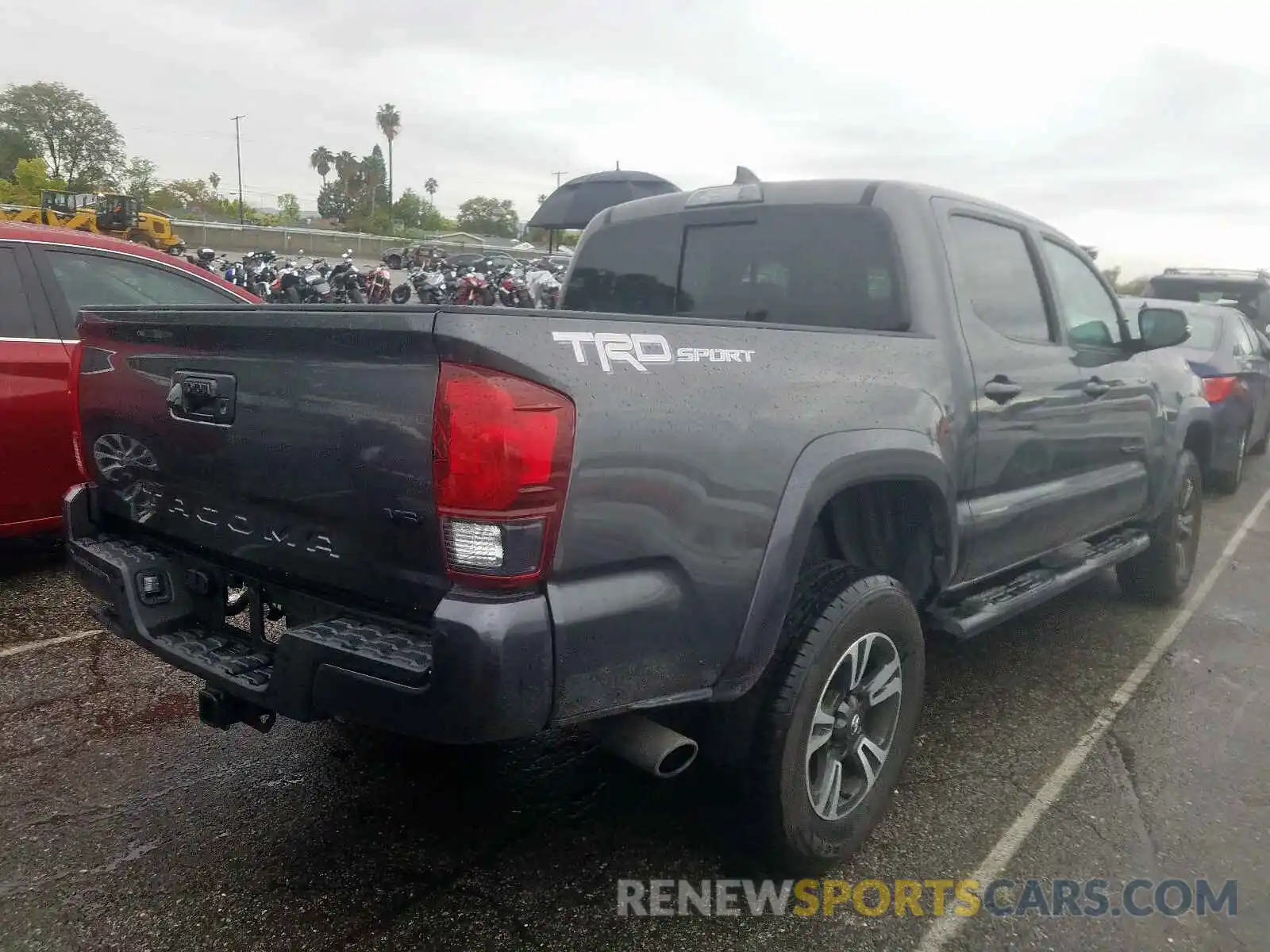 4 Photograph of a damaged car 3TMAZ5CN4KM092843 TOYOTA TACOMA 2019