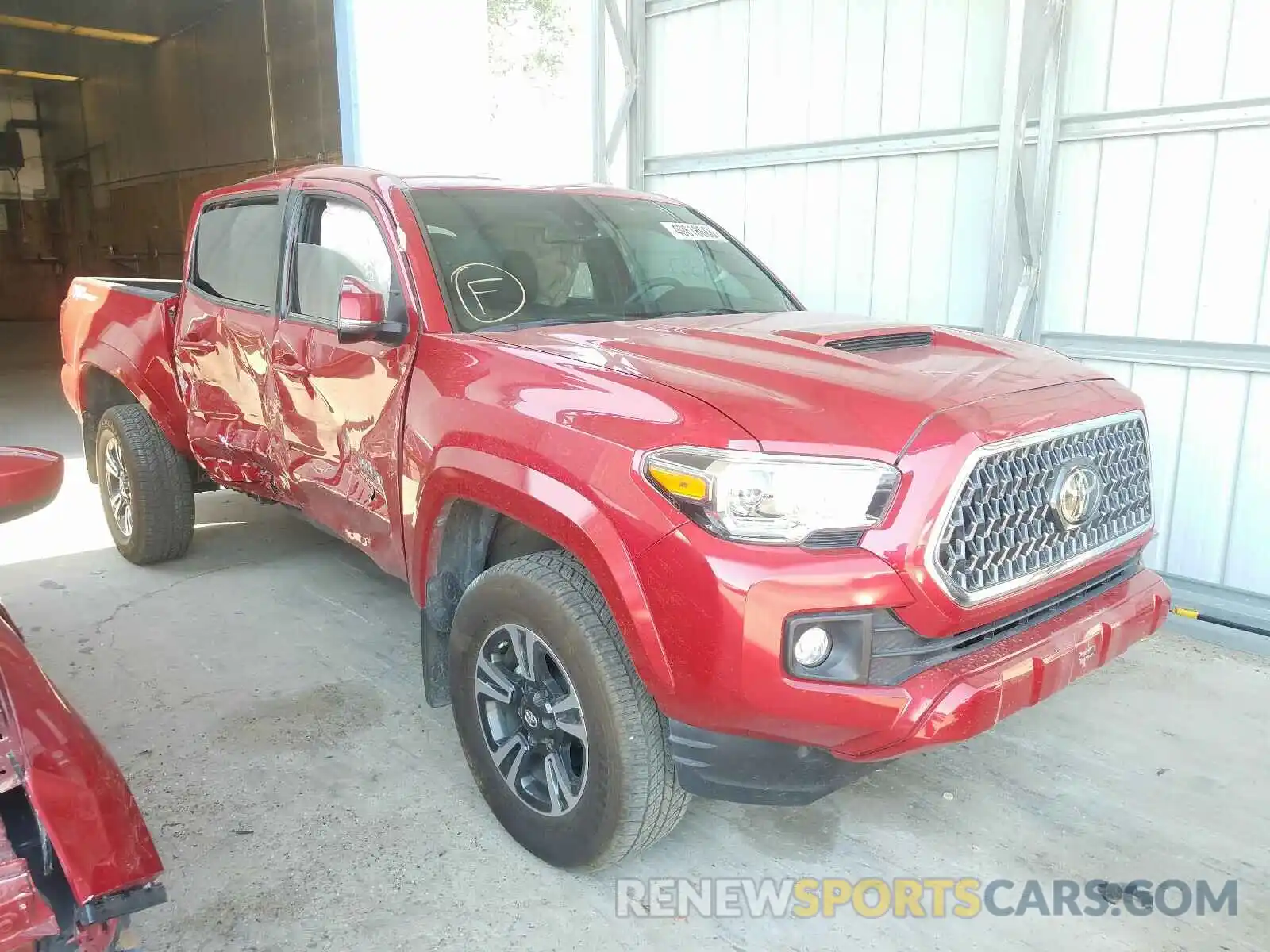 1 Photograph of a damaged car 3TMAZ5CN4KM093166 TOYOTA TACOMA 2019