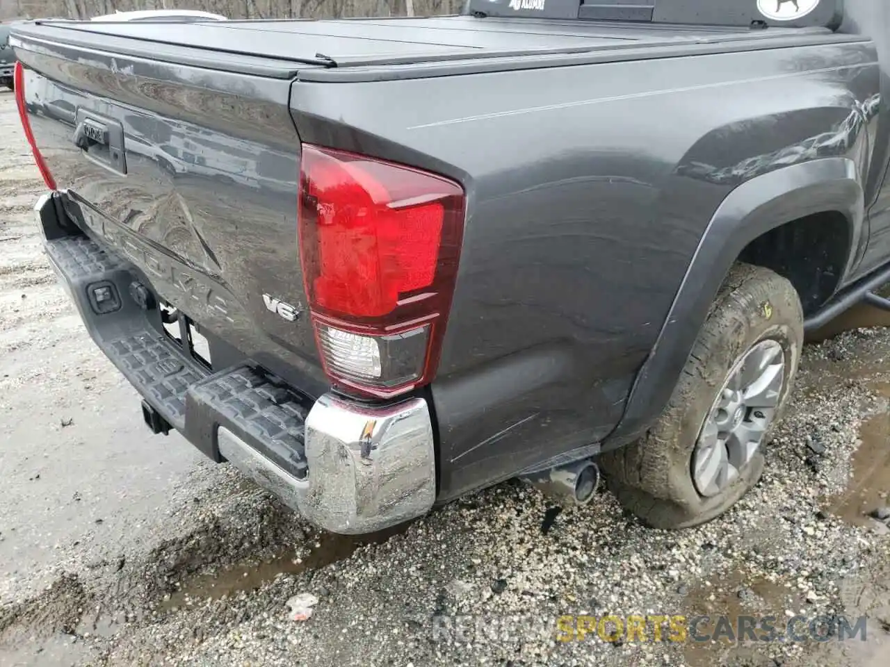 9 Photograph of a damaged car 3TMAZ5CN4KM096486 TOYOTA TACOMA 2019