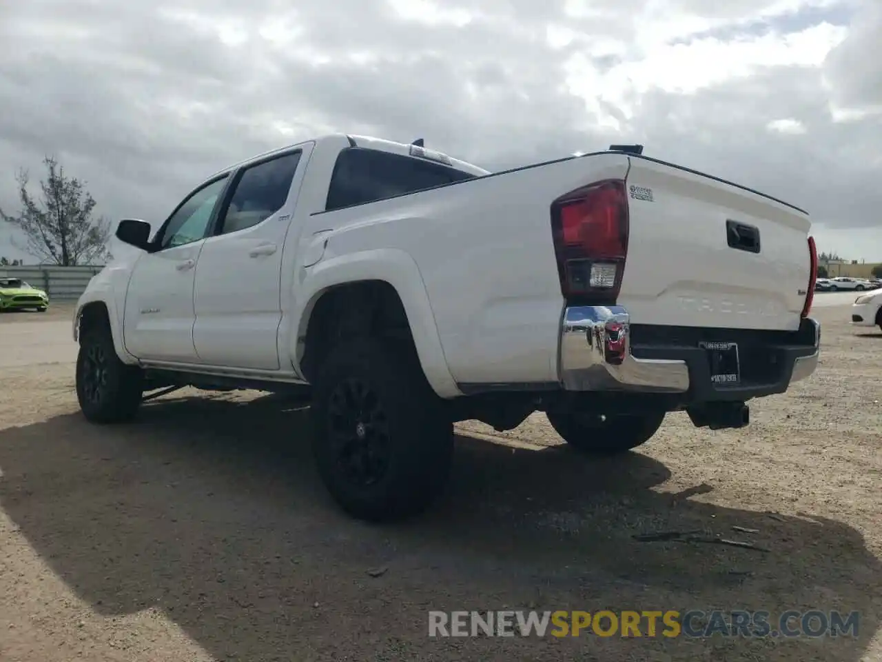 3 Photograph of a damaged car 3TMAZ5CN4KM100097 TOYOTA TACOMA 2019