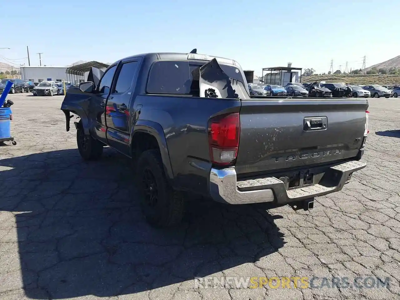 3 Photograph of a damaged car 3TMAZ5CN4KM104764 TOYOTA TACOMA 2019