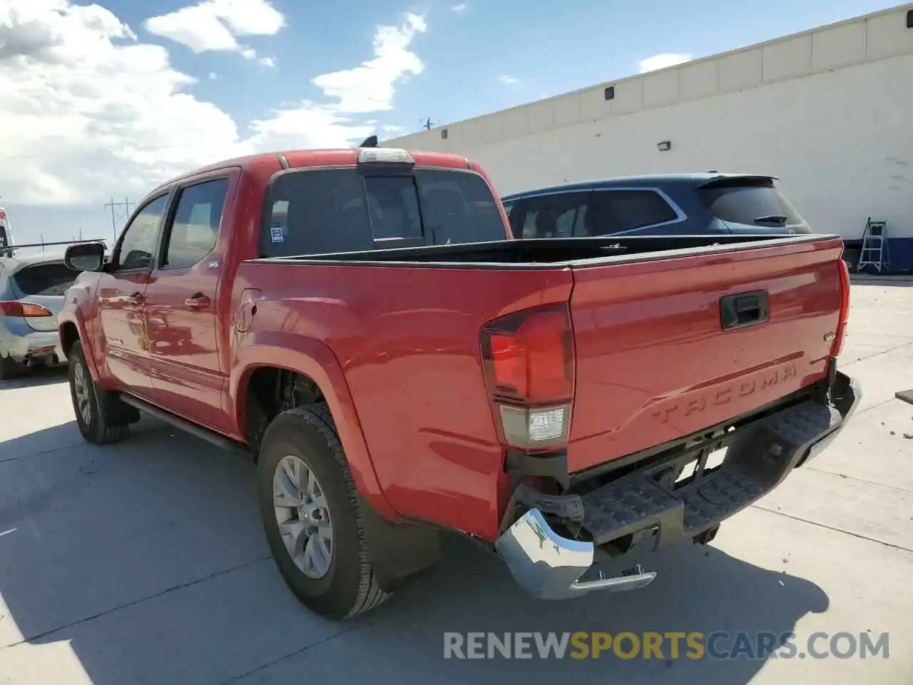 3 Photograph of a damaged car 3TMAZ5CN4KM105929 TOYOTA TACOMA 2019