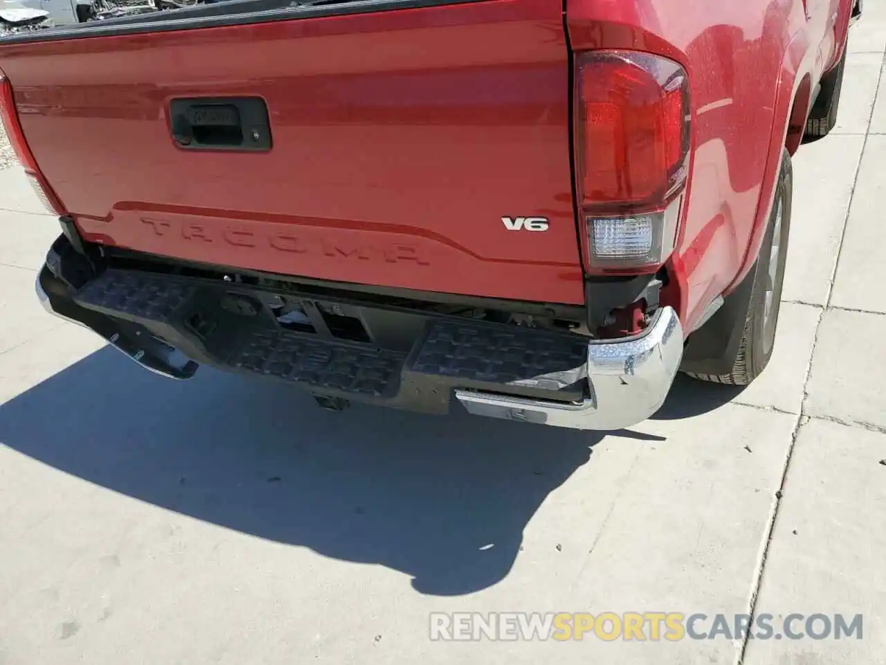 9 Photograph of a damaged car 3TMAZ5CN4KM105929 TOYOTA TACOMA 2019