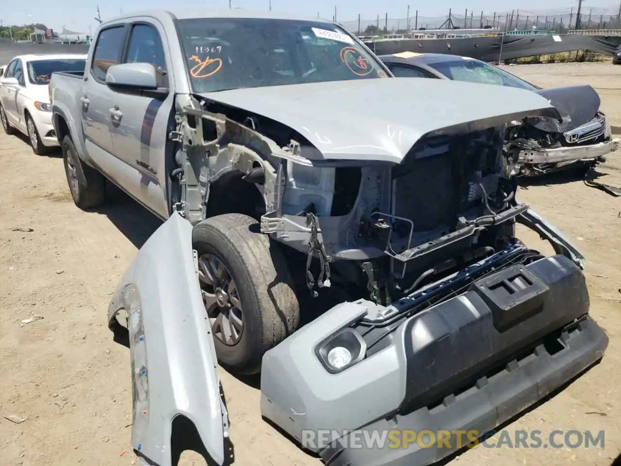 1 Photograph of a damaged car 3TMAZ5CN4KM111486 TOYOTA TACOMA 2019