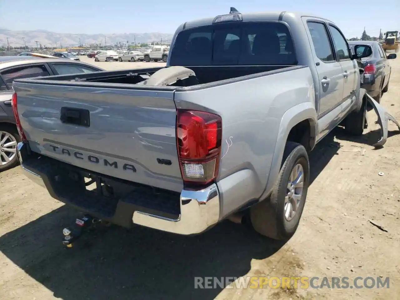 4 Photograph of a damaged car 3TMAZ5CN4KM111486 TOYOTA TACOMA 2019