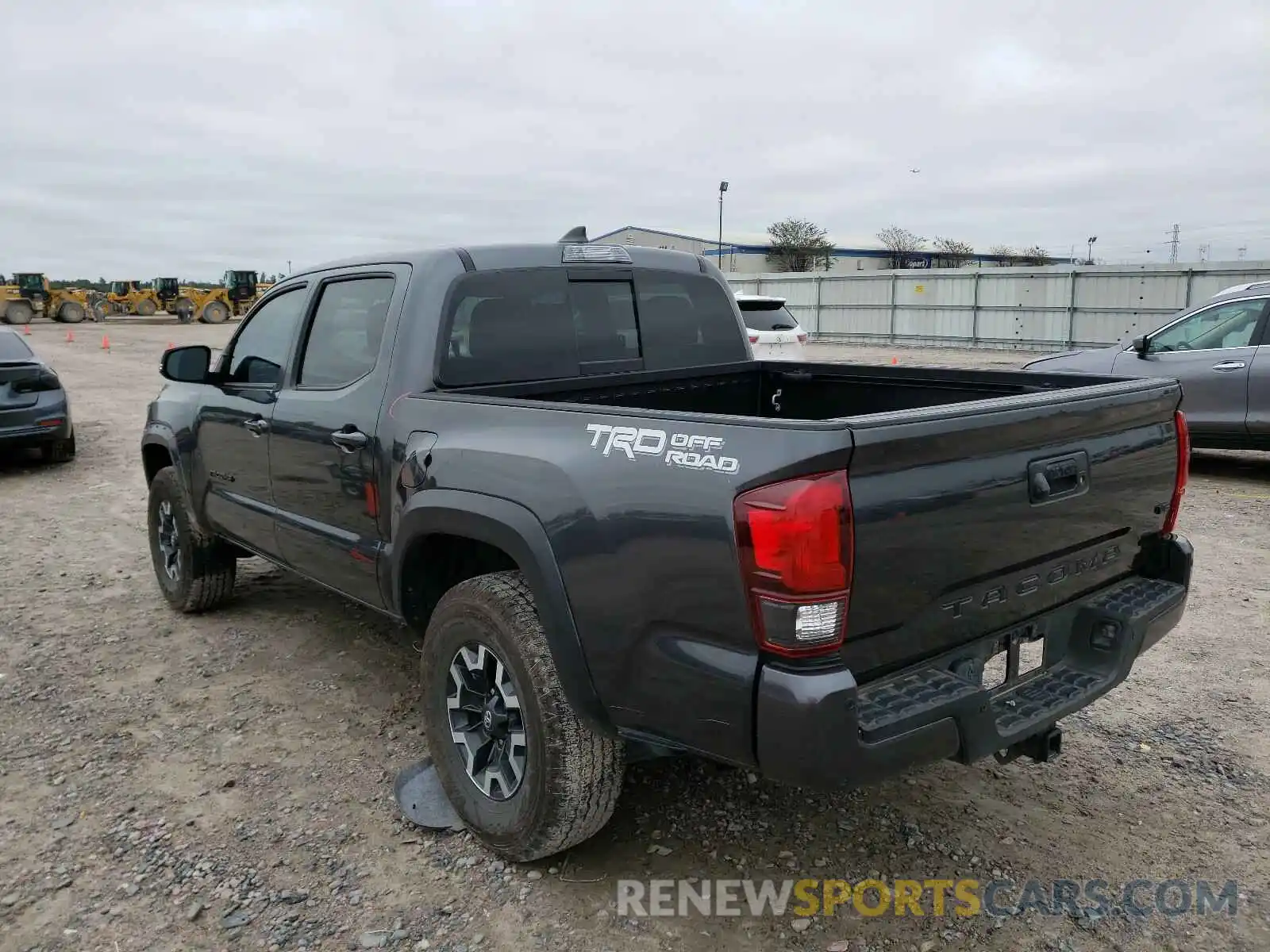 3 Photograph of a damaged car 3TMAZ5CN4KM113643 TOYOTA TACOMA 2019